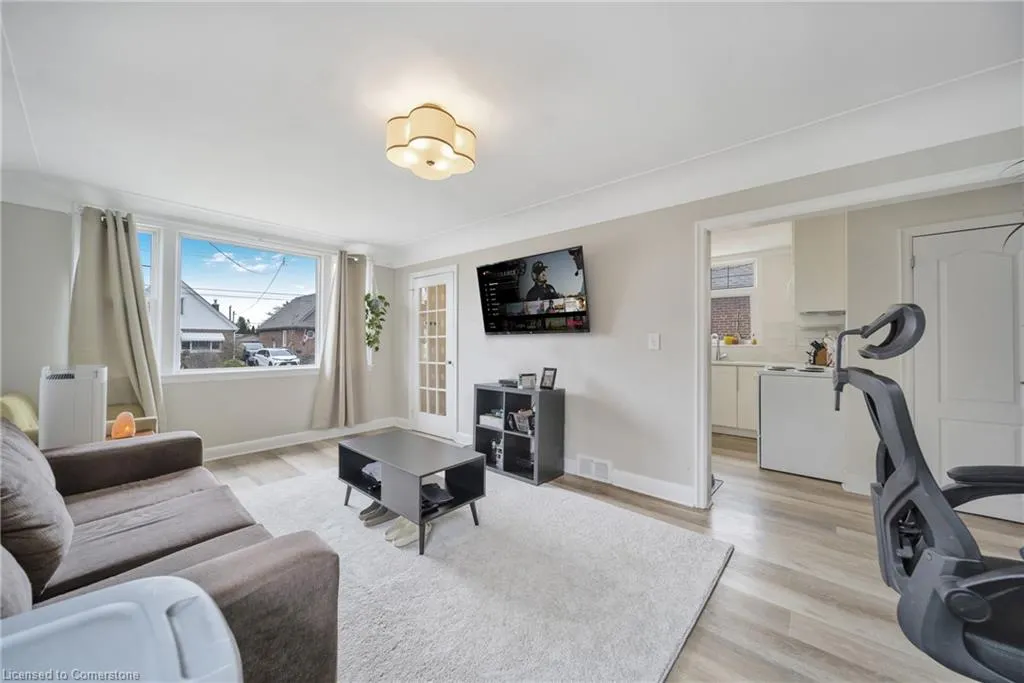 146 Glencarry Avenue, #Upper