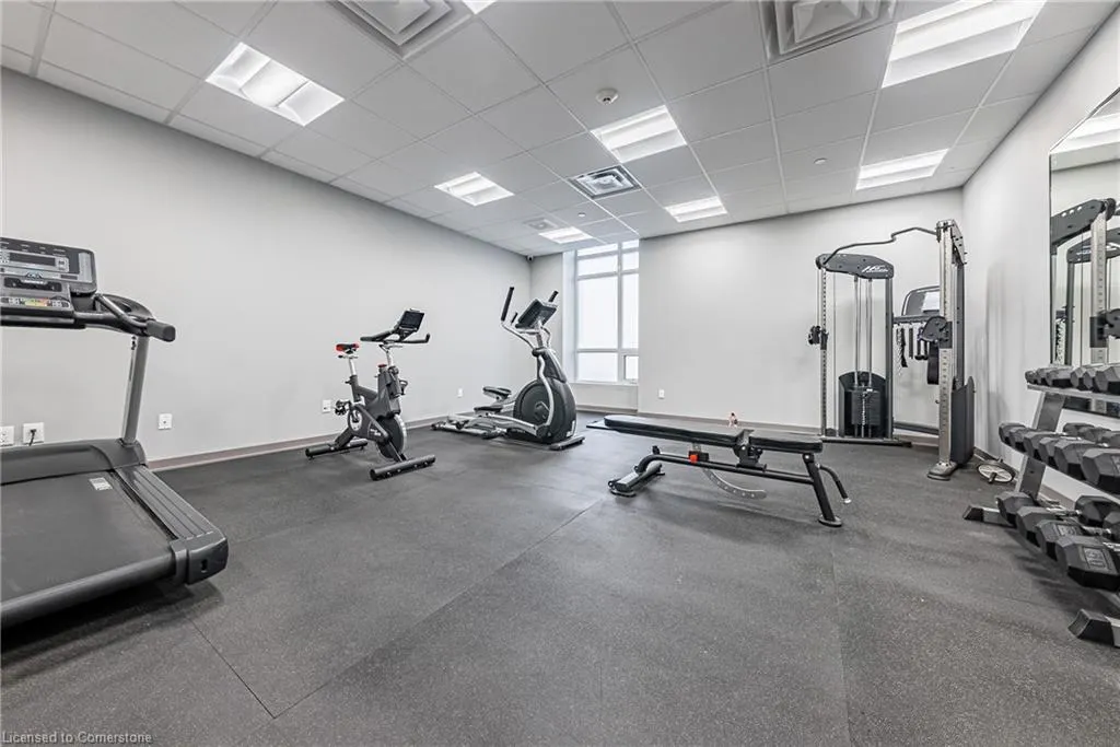 81 Robinson Street, #302