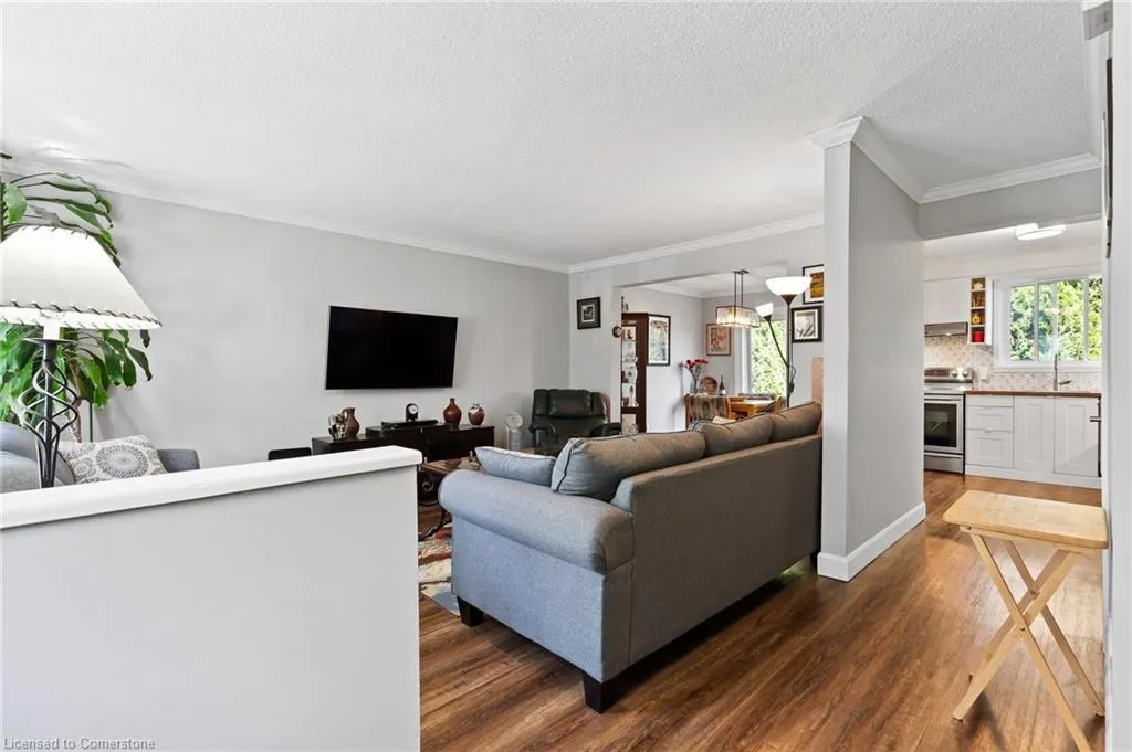 8117 Lynhurst Drive