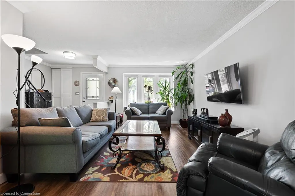 8117 Lynhurst Drive