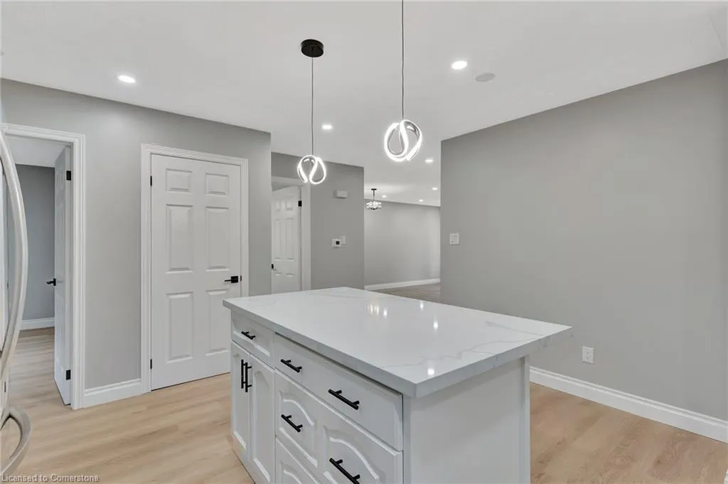 126 Highland Road W