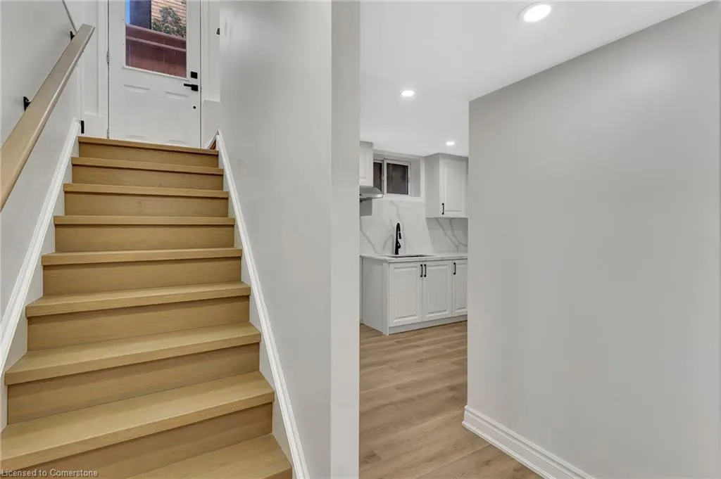 126 Highland Road W