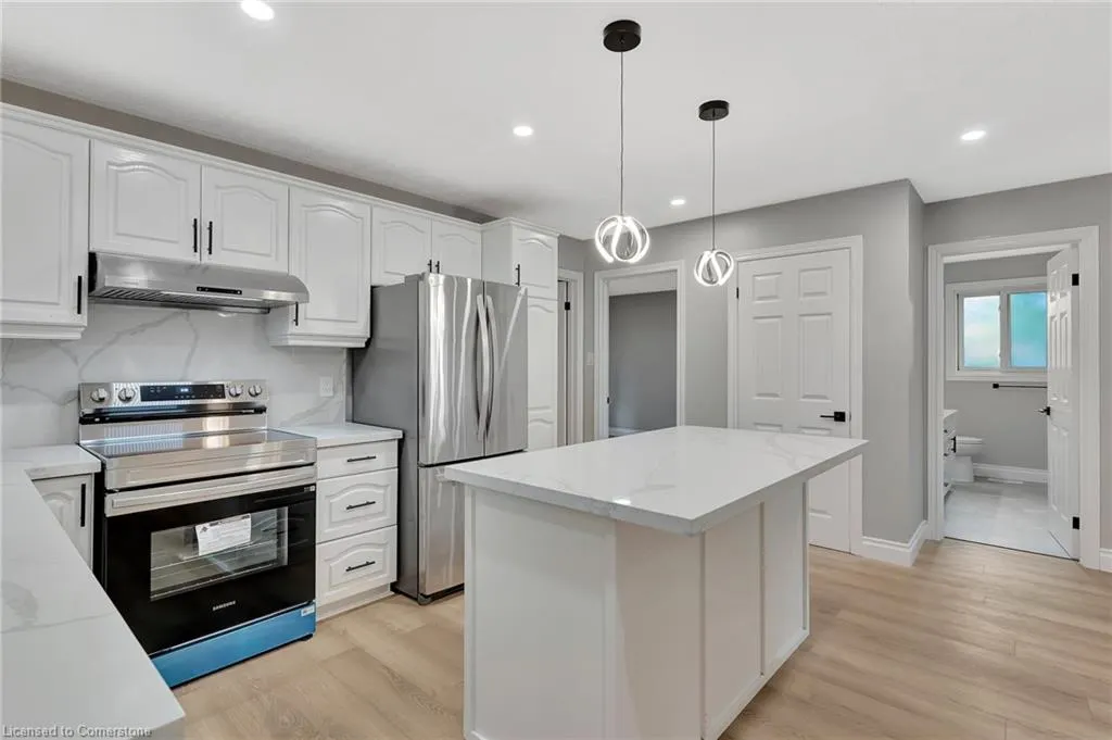 126 Highland Road W