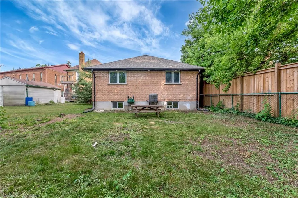 126 Highland Road W