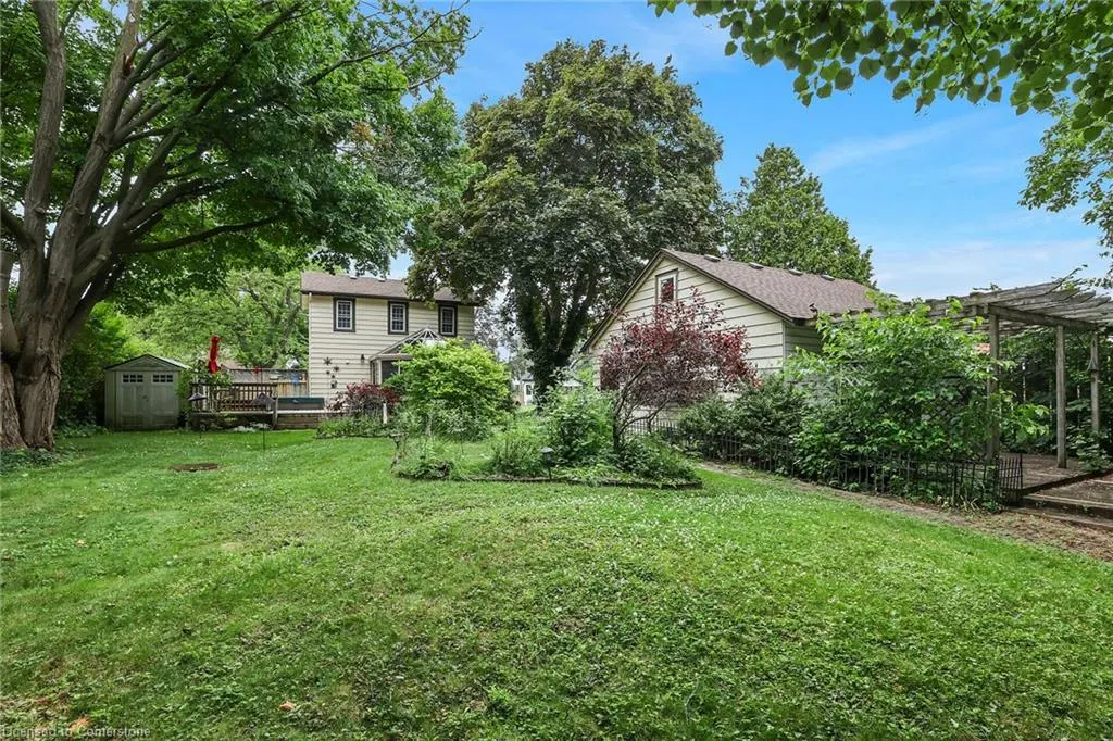 10 Maple Avenue