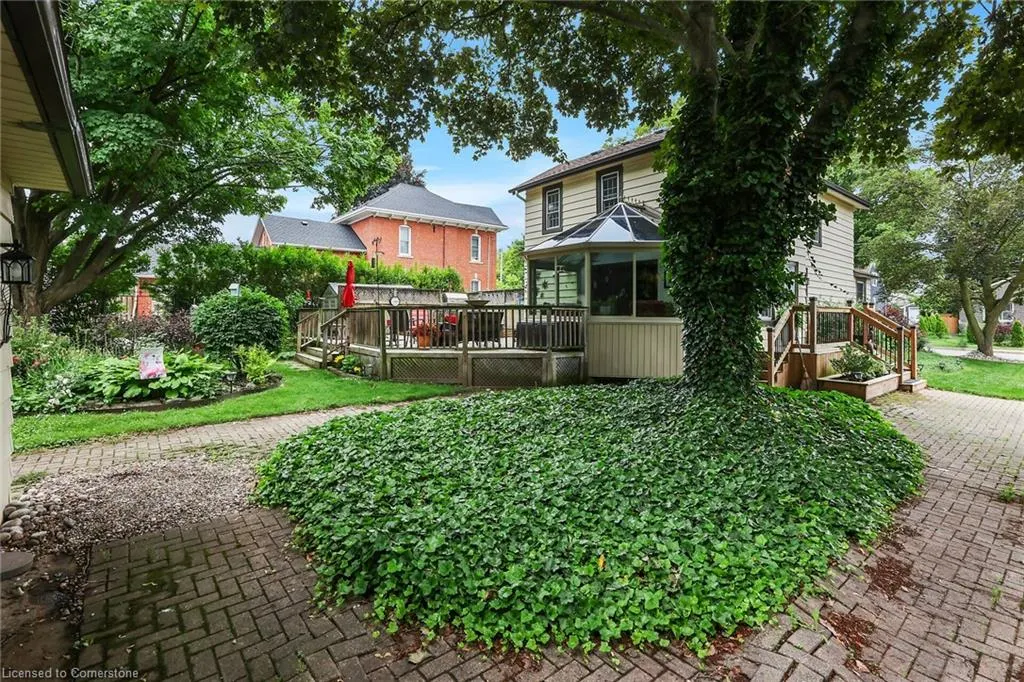 10 Maple Avenue