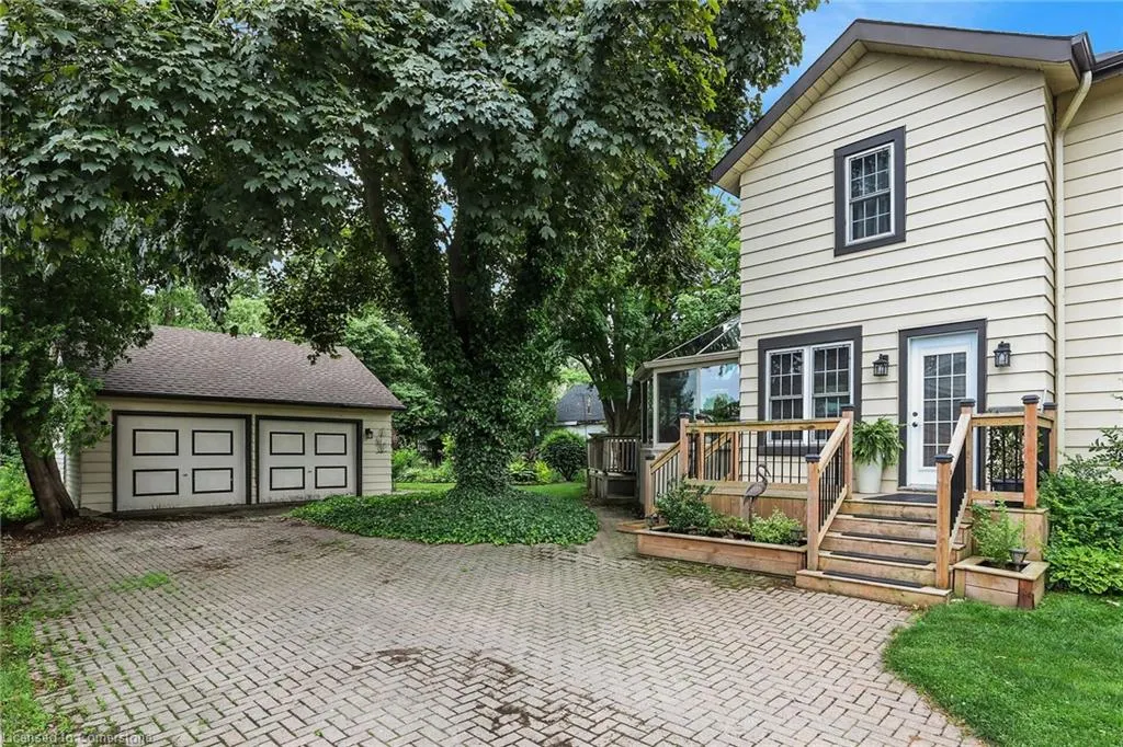 10 Maple Avenue
