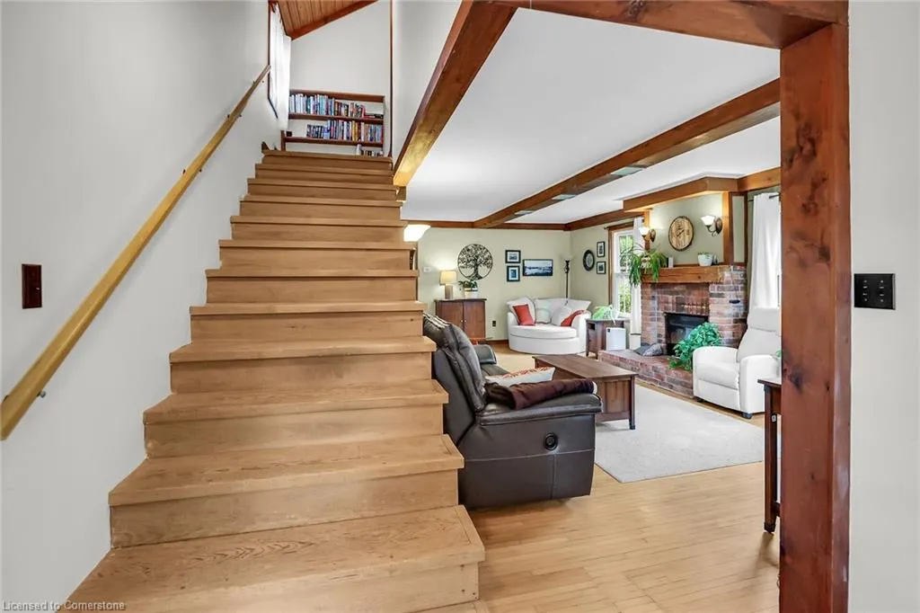 10 Maple Avenue