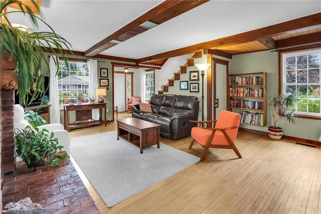 10 Maple Avenue