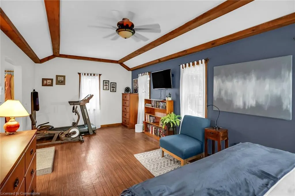 10 Maple Avenue