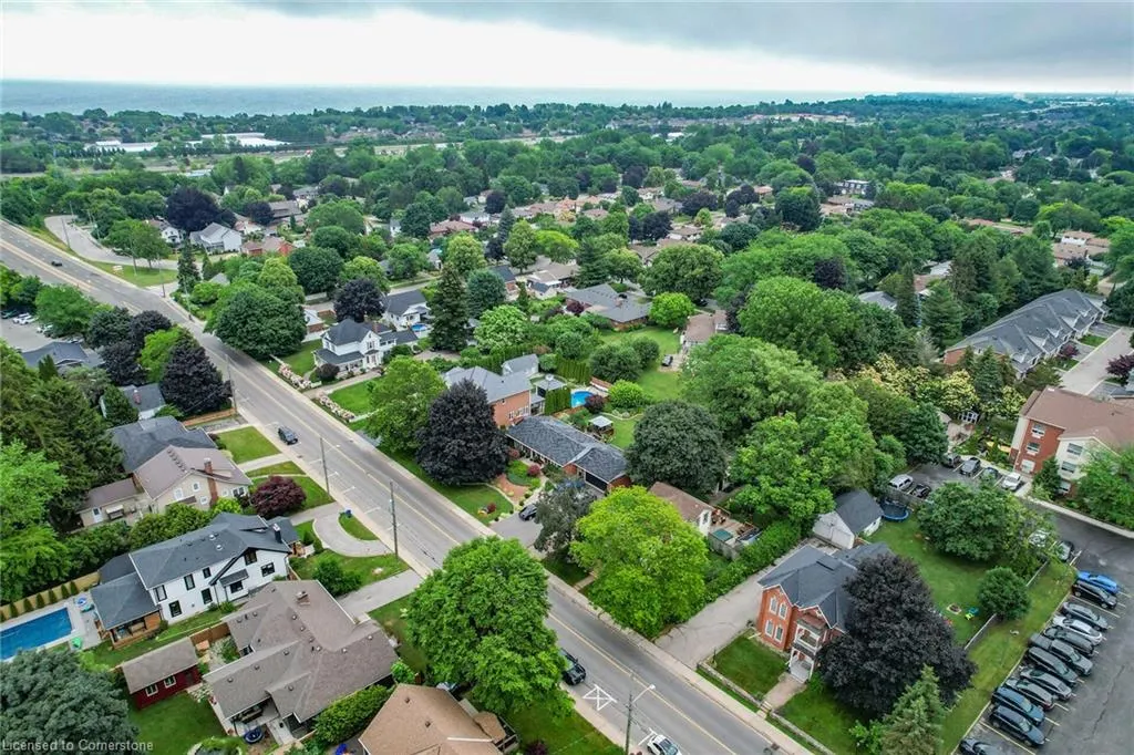 10 Maple Avenue
