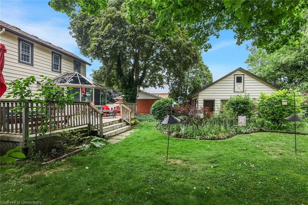 10 Maple Avenue