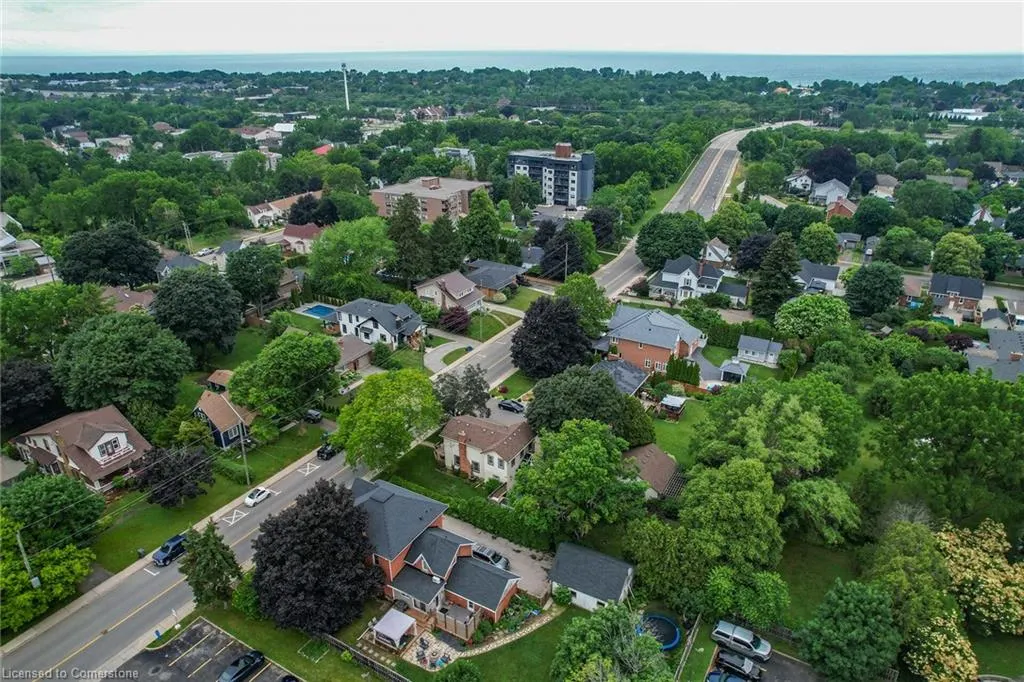 10 Maple Avenue