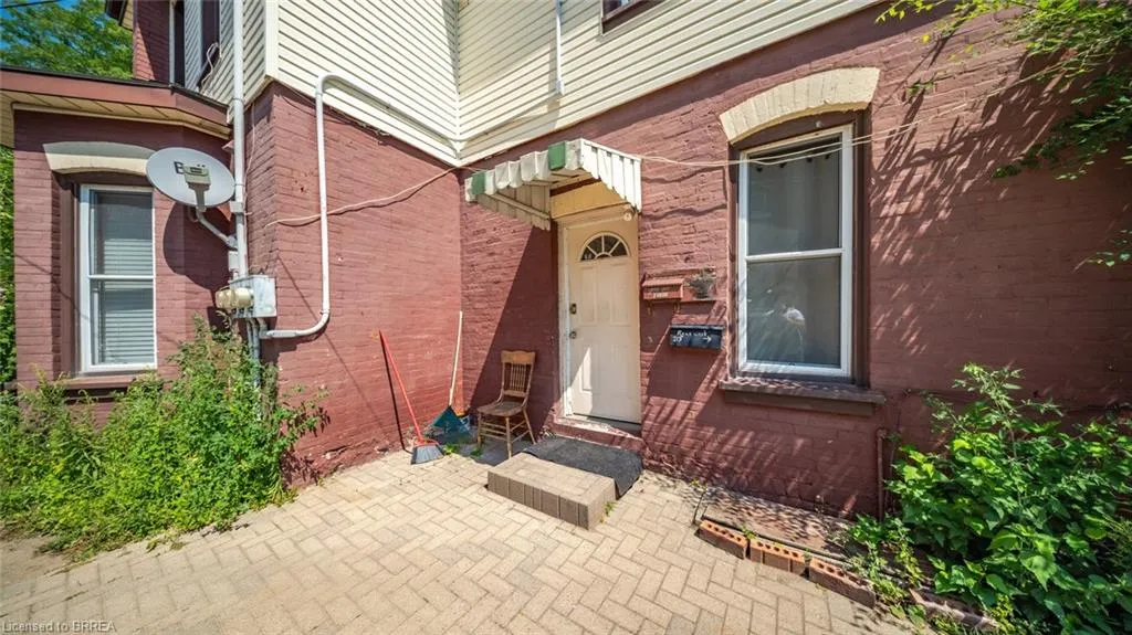 215 Nelson Street