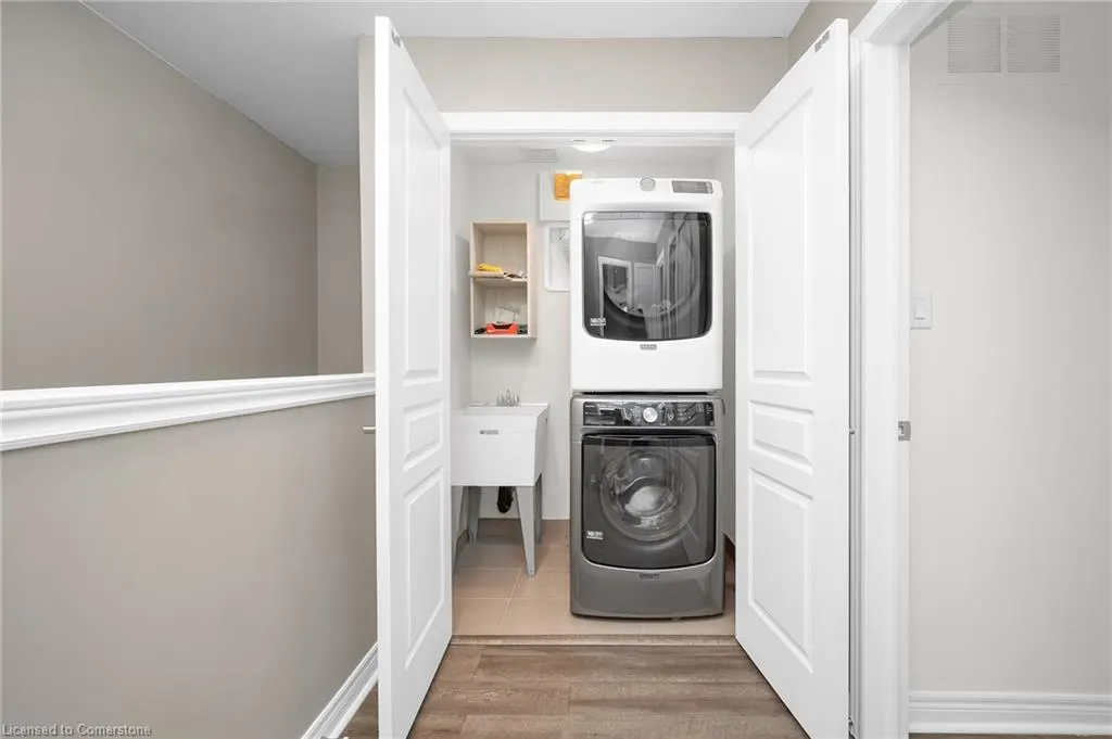 215 Dundas Street E, #29
