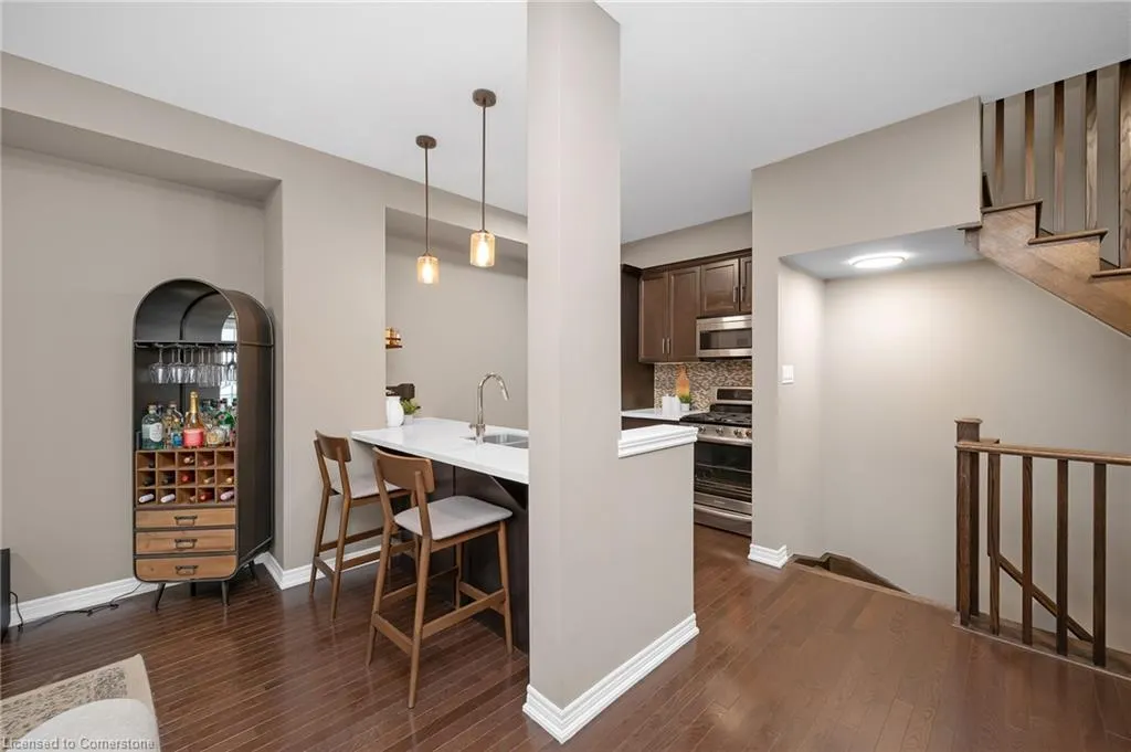 215 Dundas Street E, #29