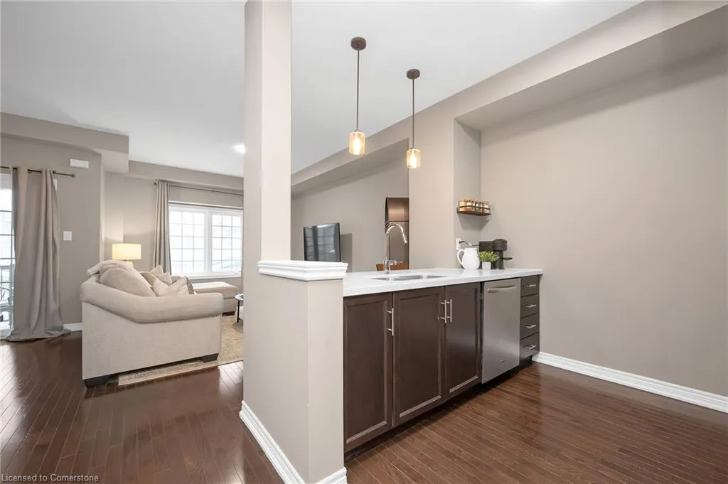 215 Dundas Street E, #29