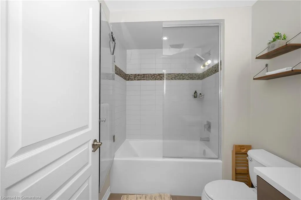 215 Dundas Street E, #29