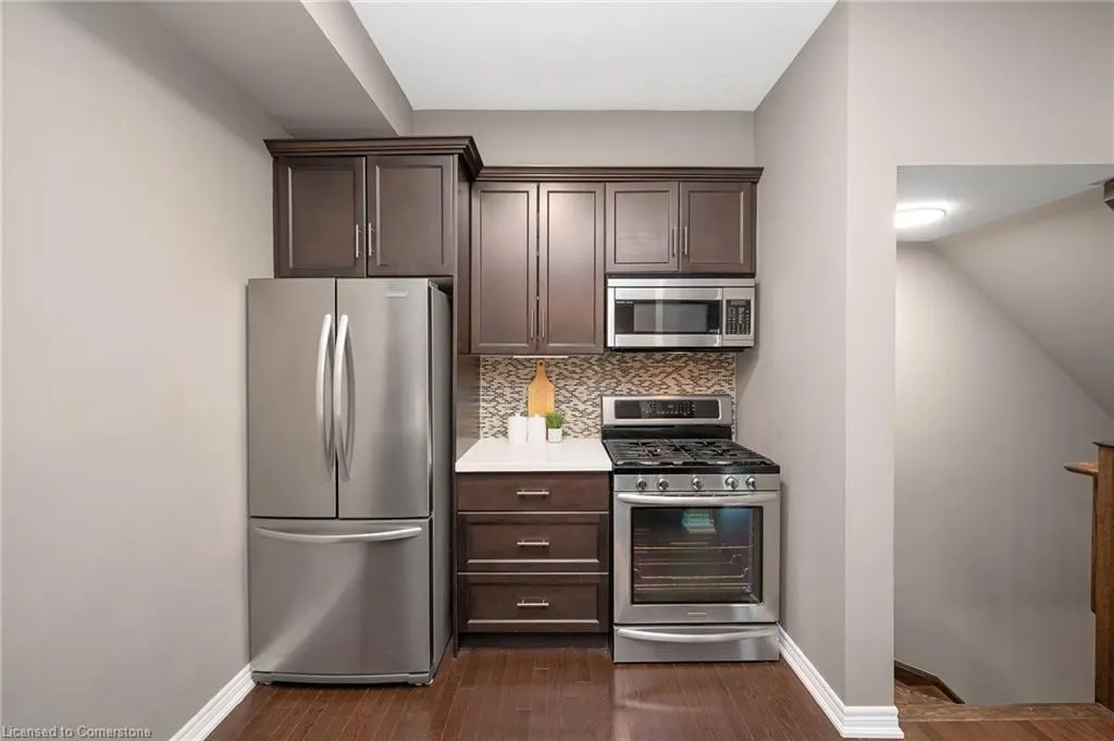 215 Dundas Street E, #29