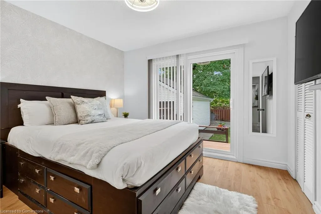 64 Vola Court