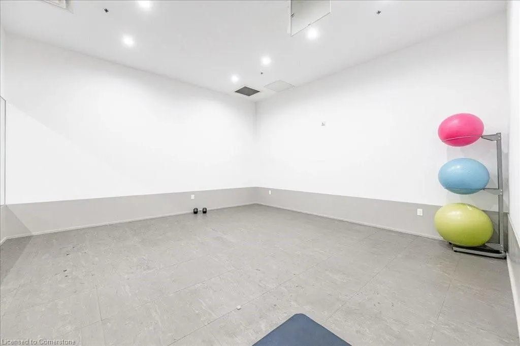 550 North Service Road, #707