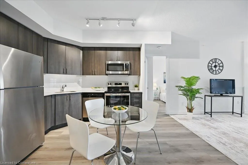 550 North Service Road, #707