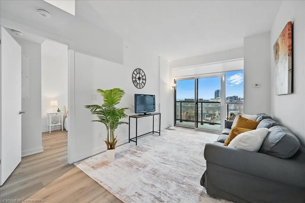 550 North Service Road, #707