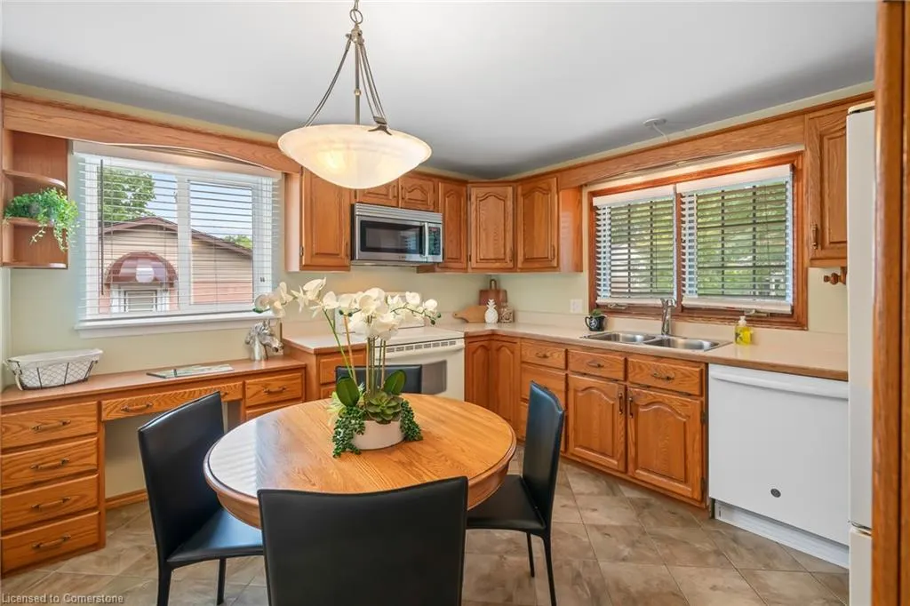 55 Leaside Drive