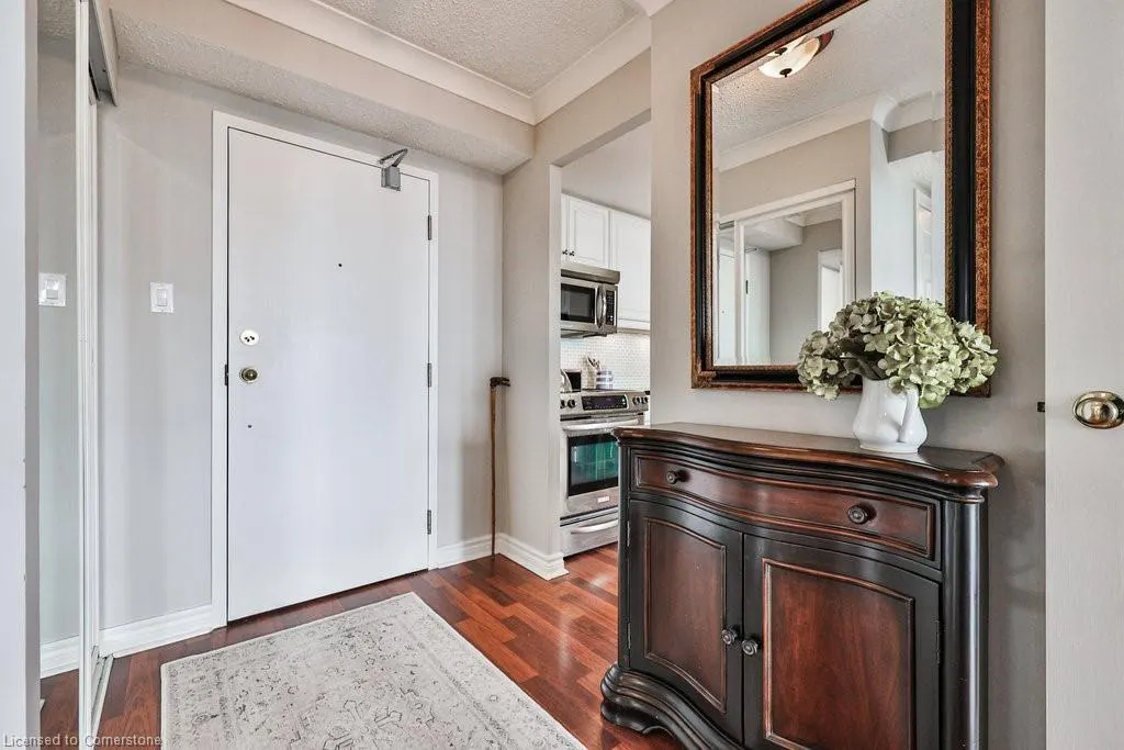 2121 Lakeshore Road, #502