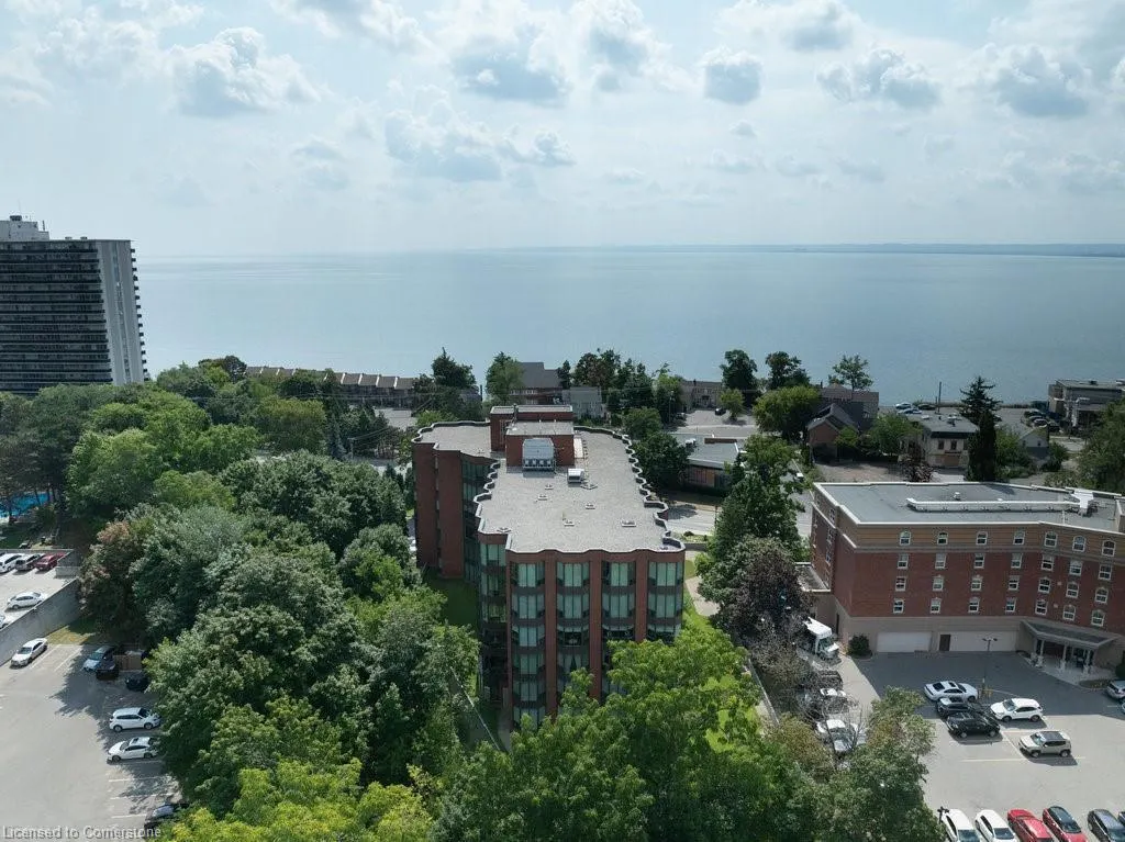 2121 Lakeshore Road, #502