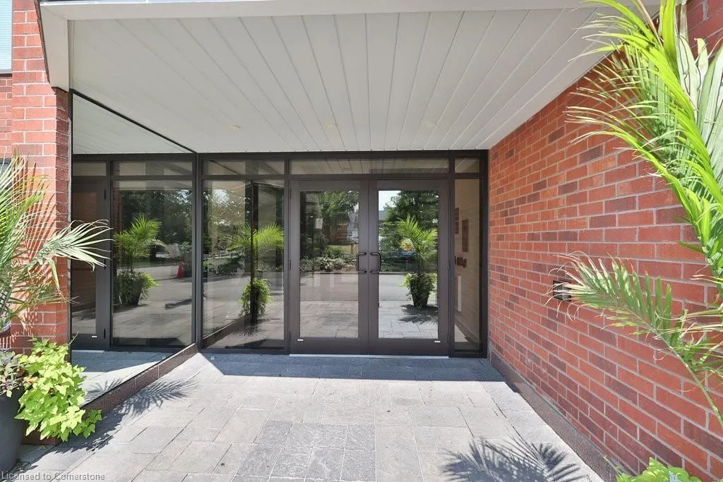 2121 Lakeshore Road, #502