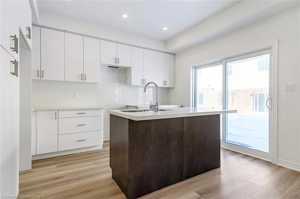205 Thames Way, #18