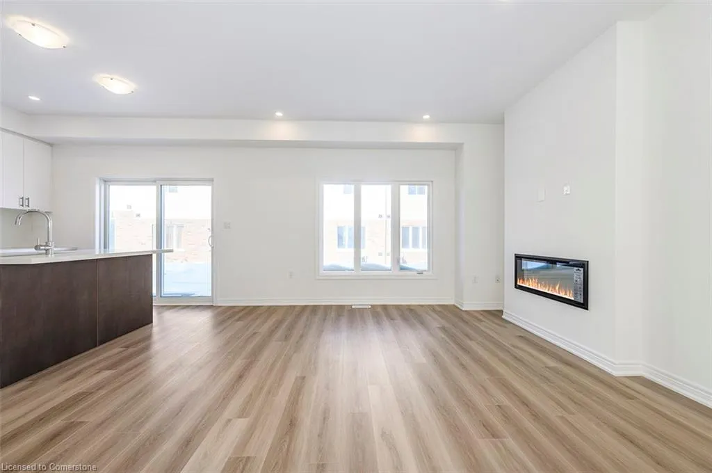 205 Thames Way, #18