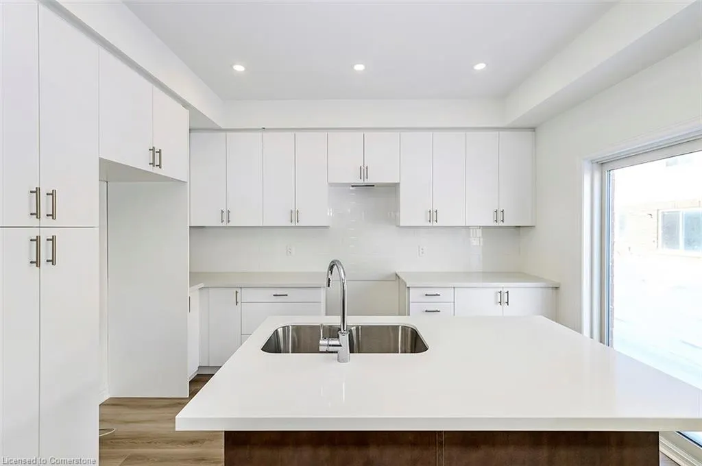 205 Thames Way, #18