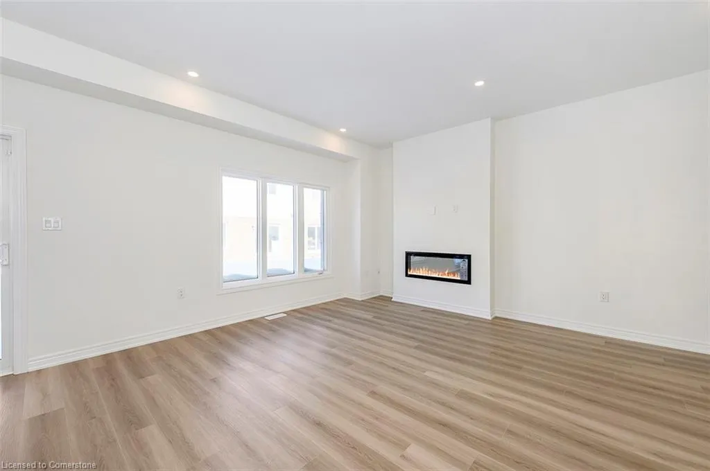 205 Thames Way, #18