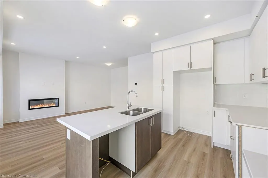 205 Thames Way, #18
