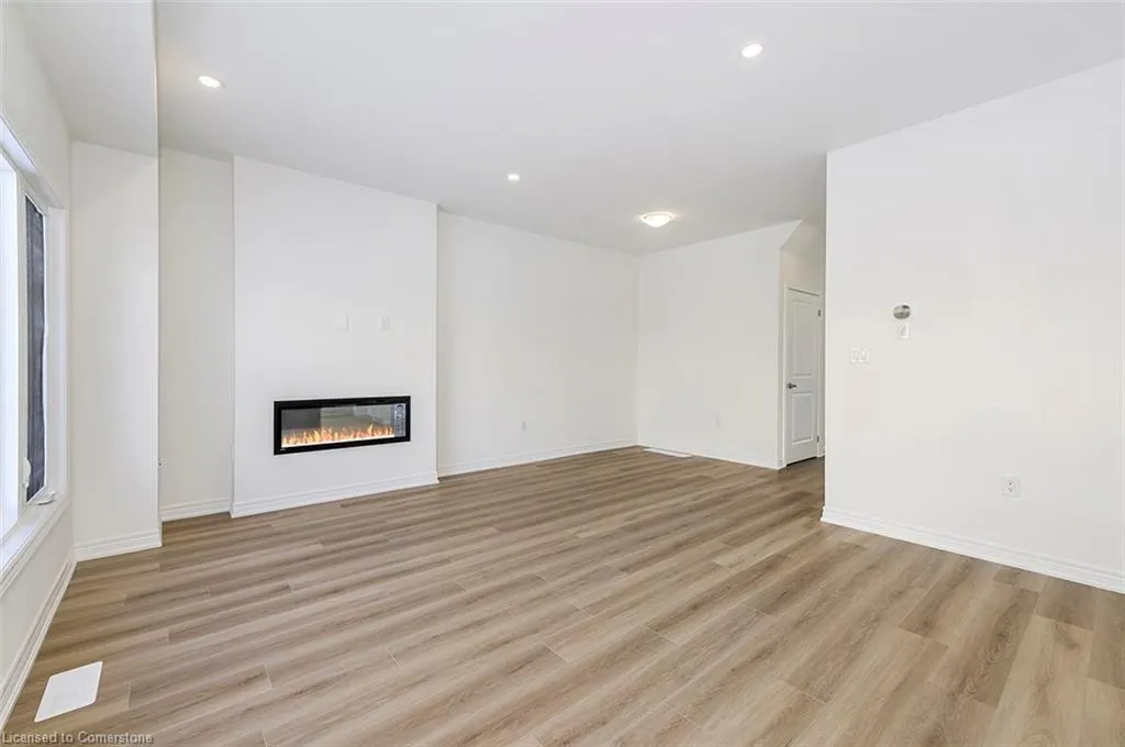 205 Thames Way, #18