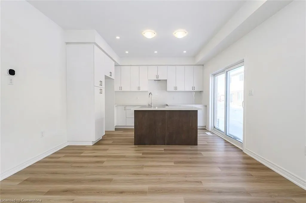 205 Thames Way, #18
