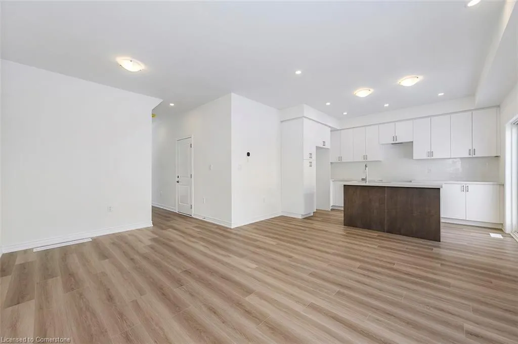 205 Thames Way, #18