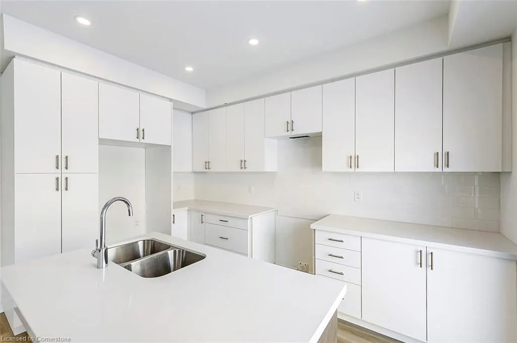205 Thames Way, #18