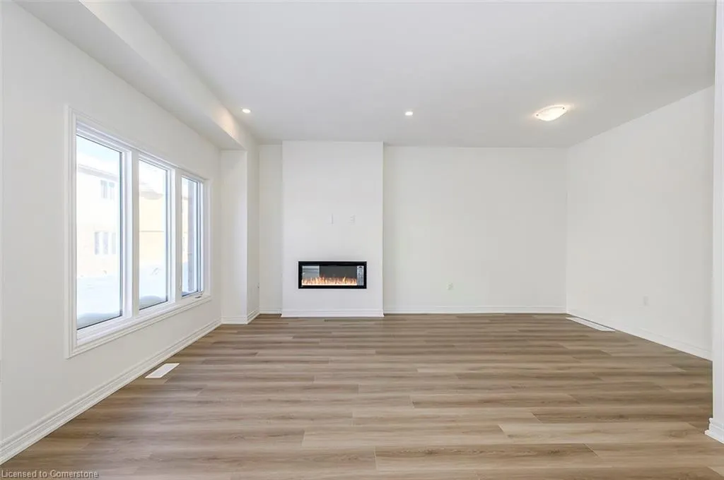 205 Thames Way, #18