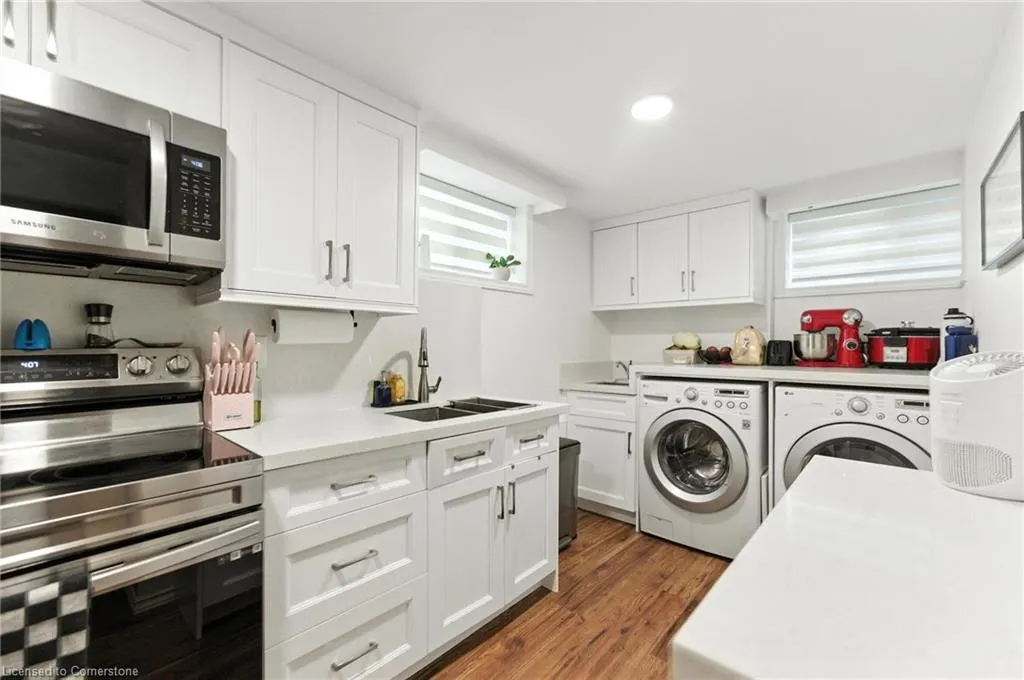 90 Toby Crescent, #Lower