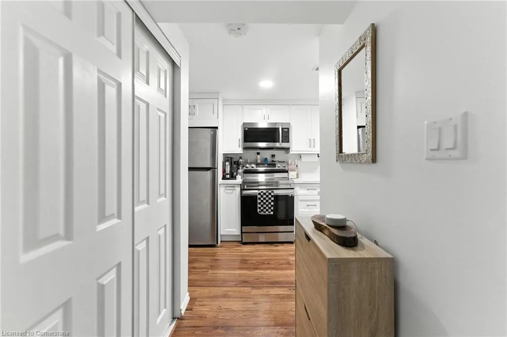 90 Toby Crescent, #Lower
