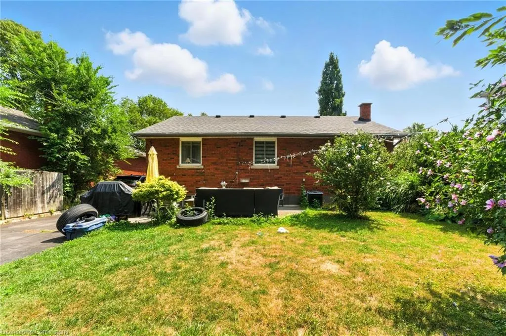 90 Toby Crescent, #Lower