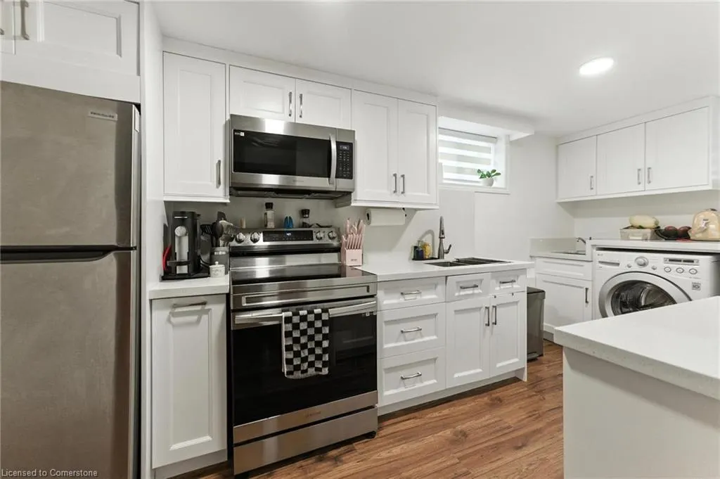 90 Toby Crescent, #Lower