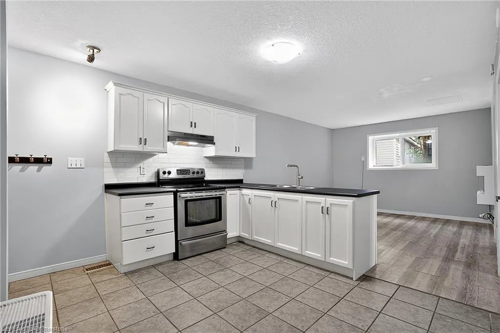 3 Wisteria Court