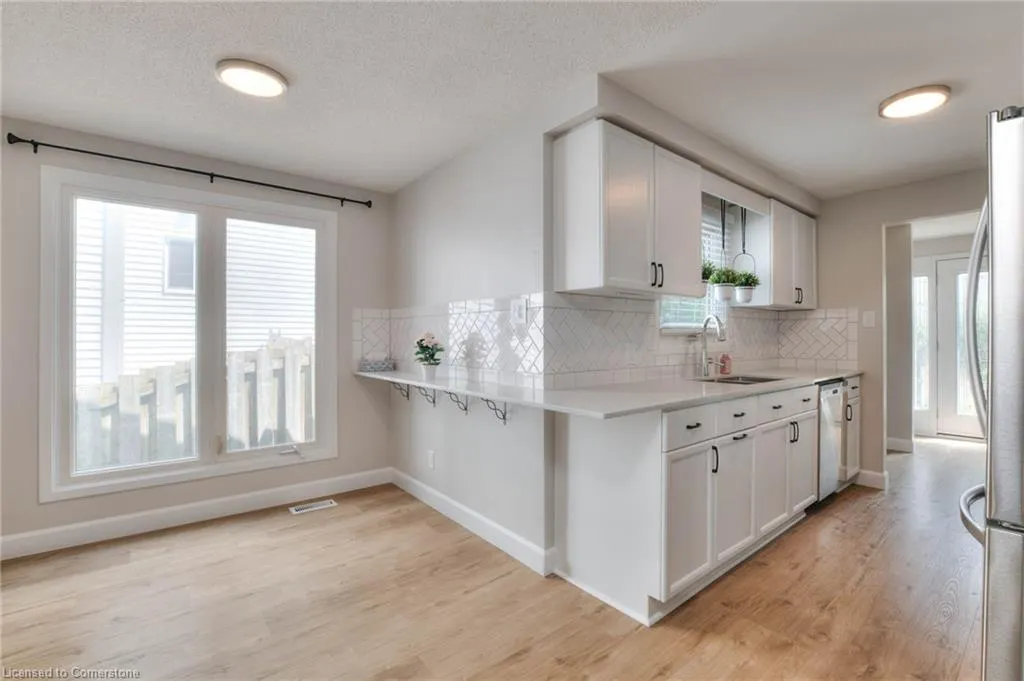 484B Red River Drive