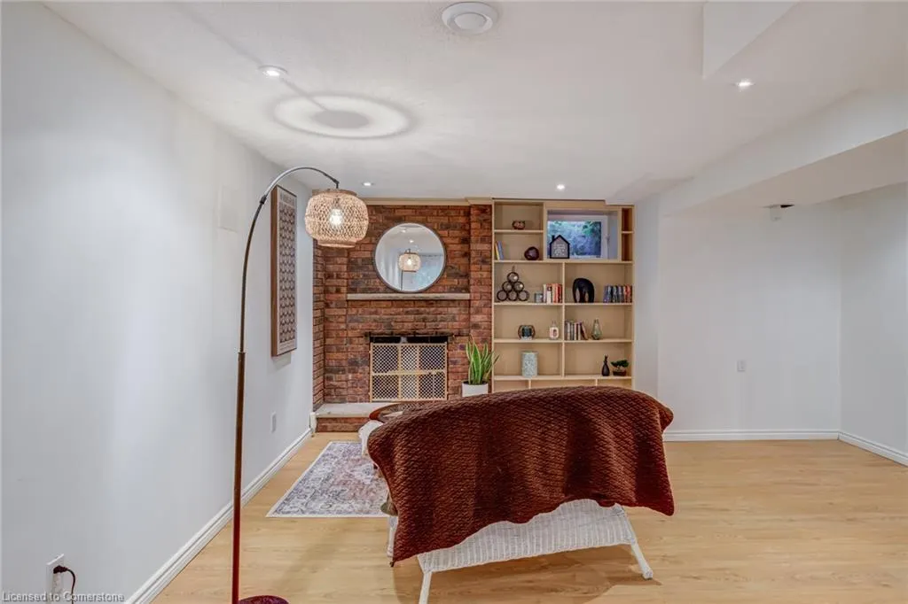 1560 Kerns Road, #5