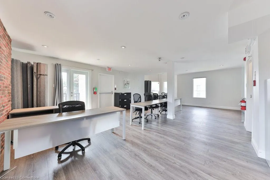15 Mississauga Road S