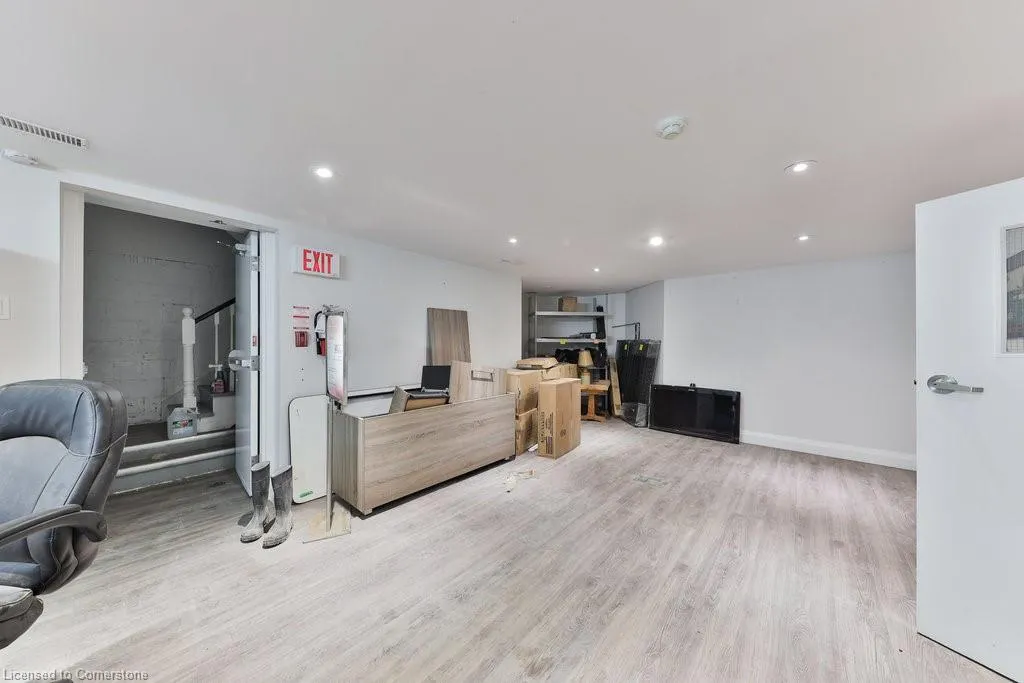 15 Mississauga Road S